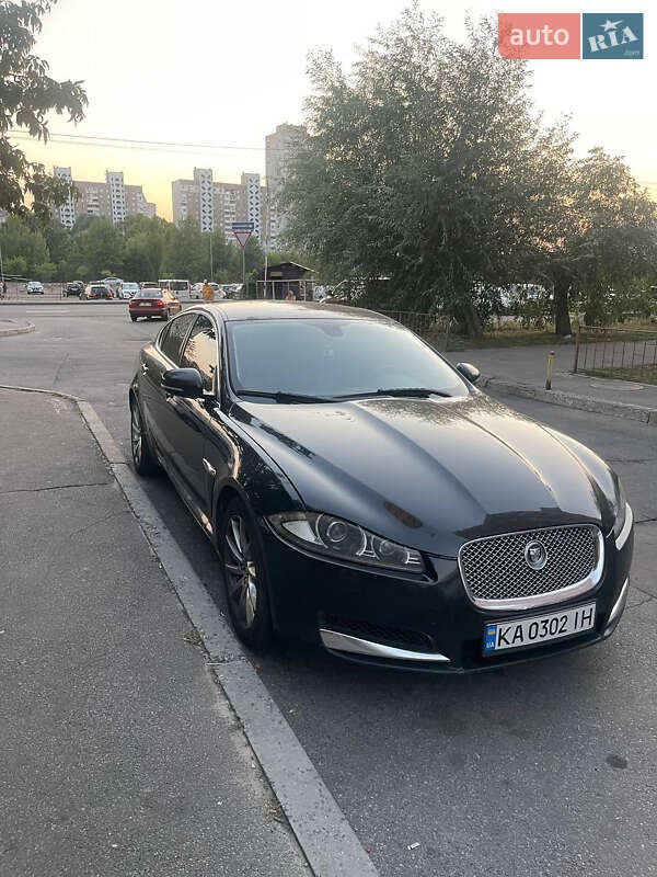 Jaguar Xf (2012)