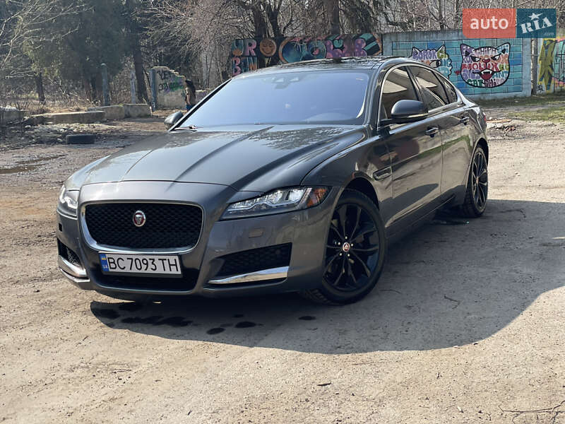 Jaguar Xf (2016)