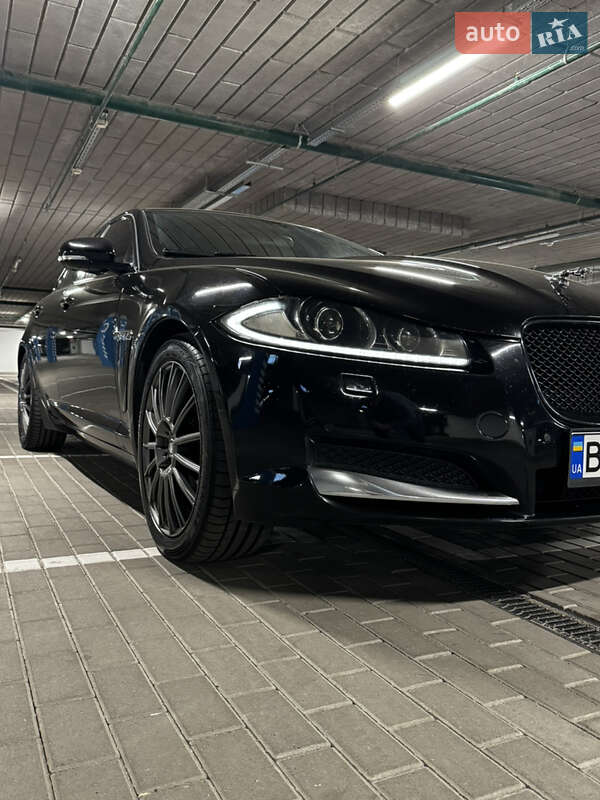 Jaguar Xf (2012)
