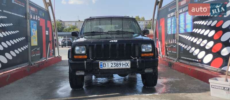 Jeep Cherokee (1999)