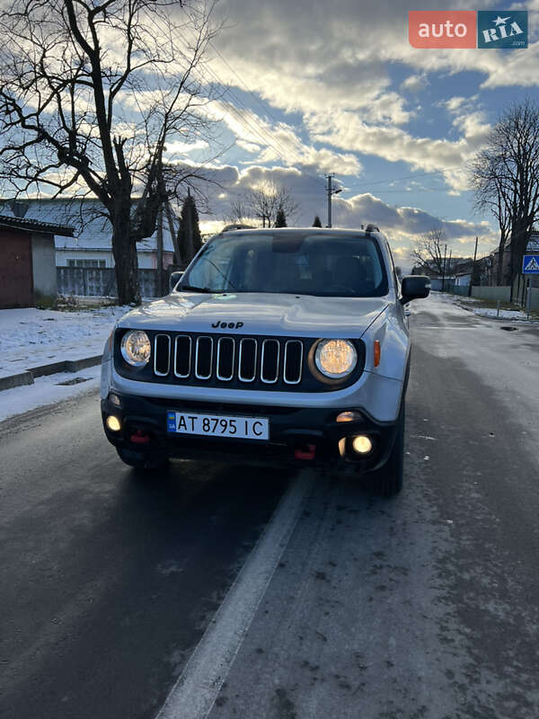 Jeep Renegade (2016)