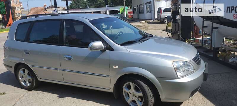 Kia Carens (2005)