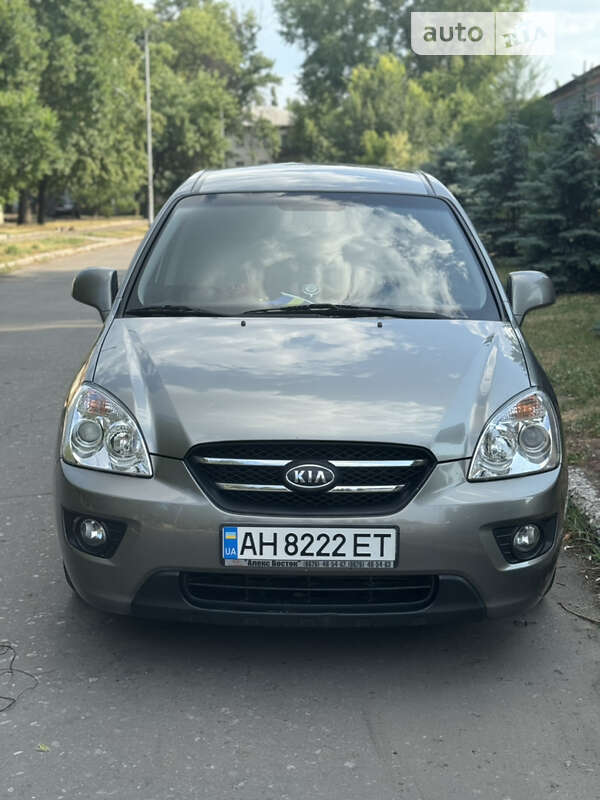 Kia Carens (2008)