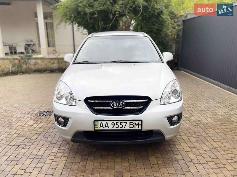 Kia Carens (2008)