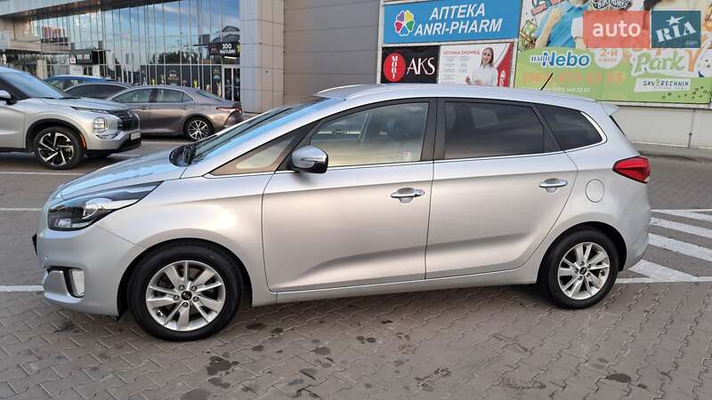 Kia Carens (2015)