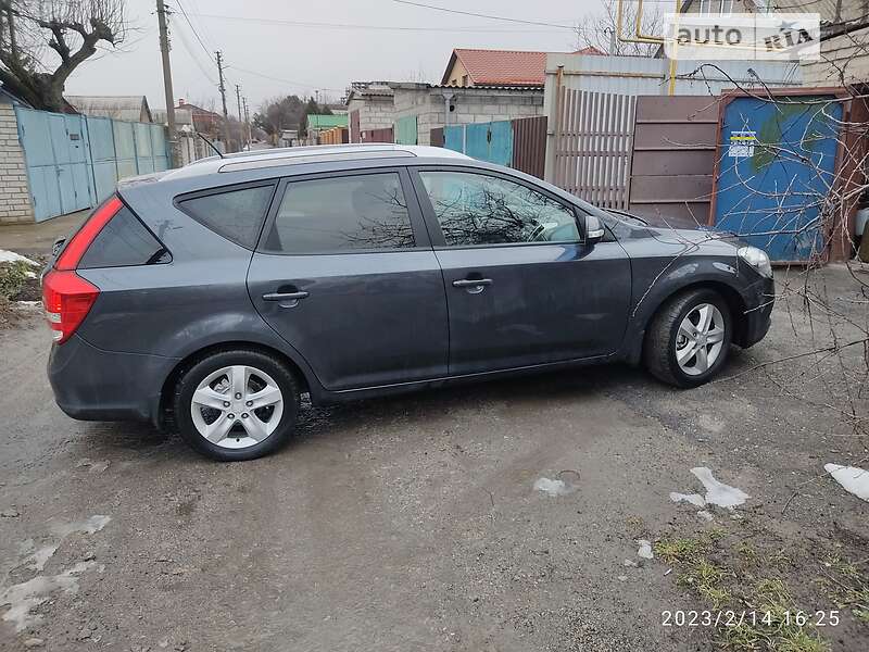 Kia Ceed (2010)