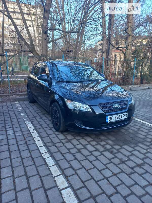Kia Ceed (2007)