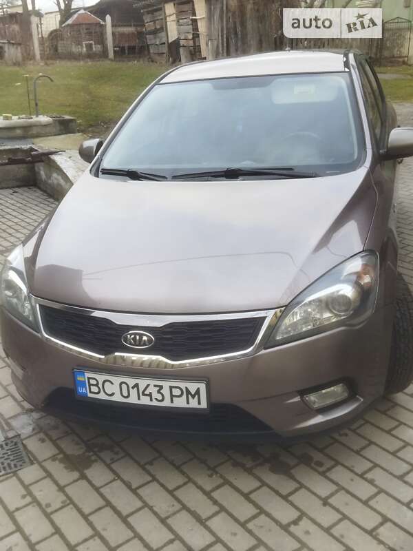 Kia Ceed (2010)