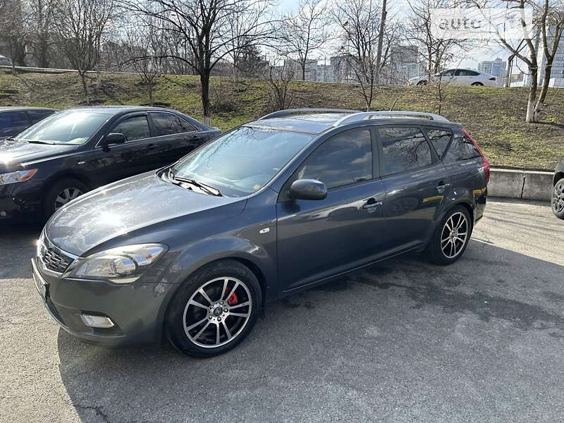 Kia Ceed (2011)