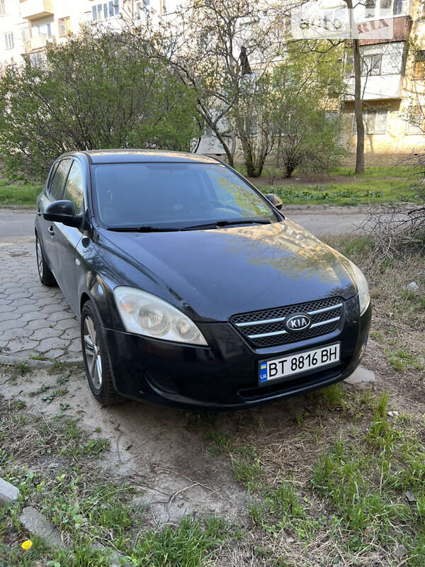 Kia Ceed (2007)