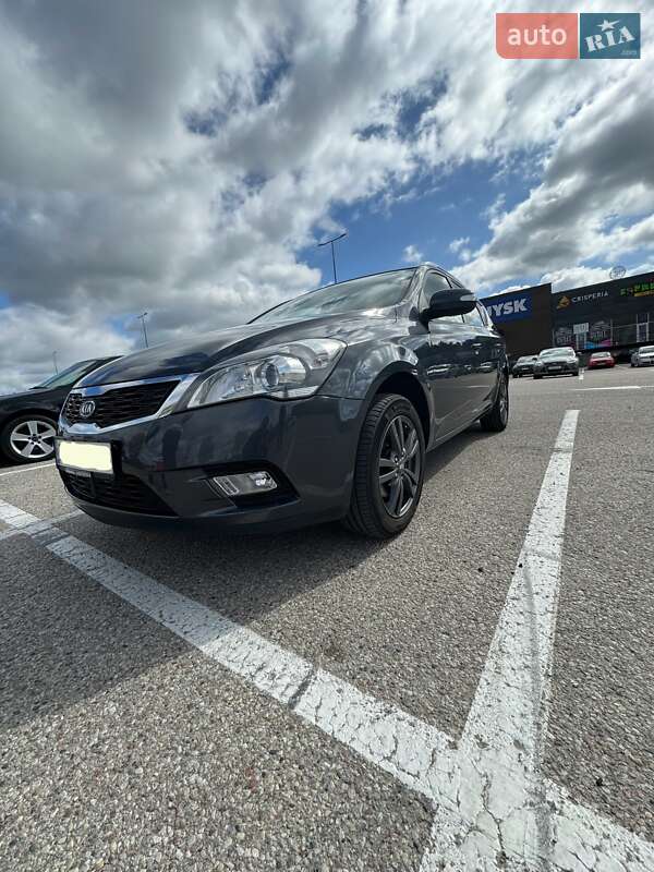 Kia Ceed (2009)