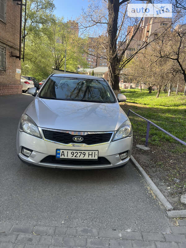Kia Ceed (2008)