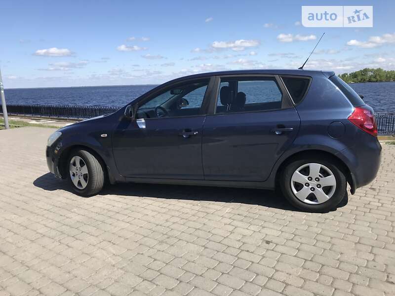 Kia Ceed (2009)
