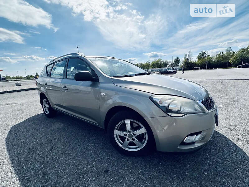 Kia Ceed (2011)