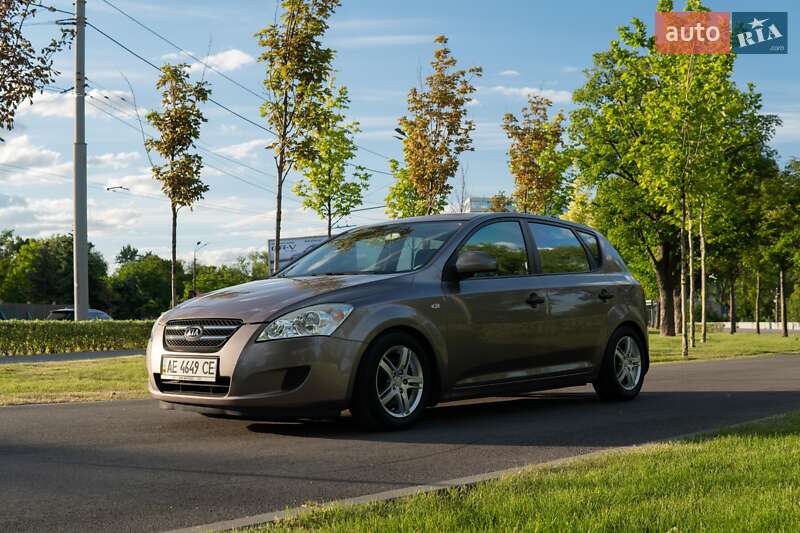Kia Ceed (2008)