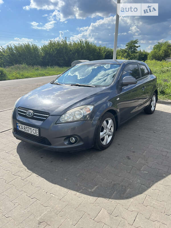 Kia Ceed (2008)