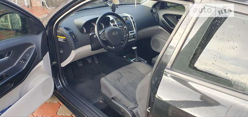 Kia Ceed (2008)