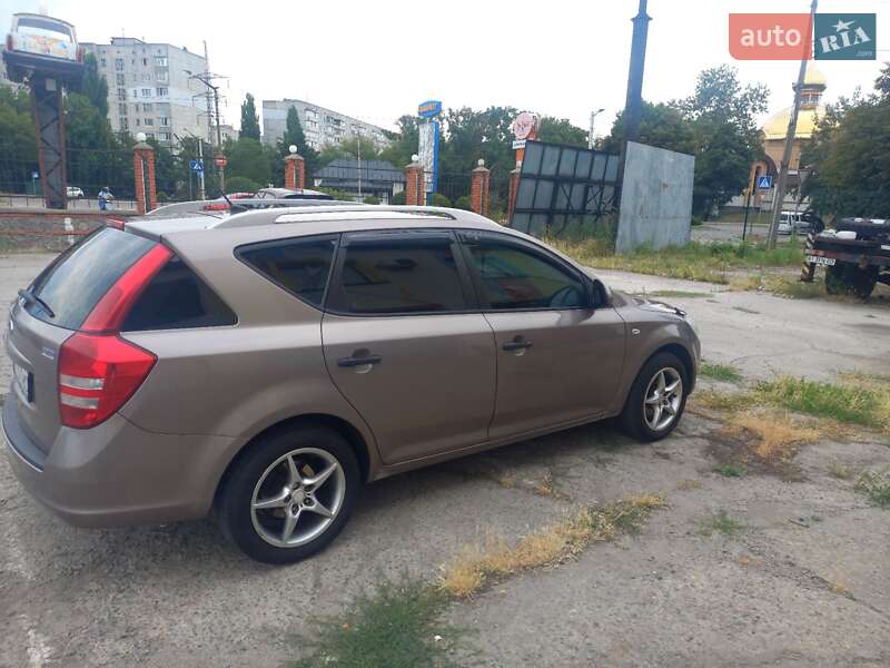 Kia Ceed (2008)