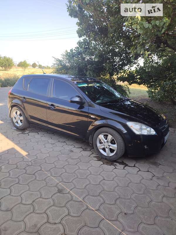 Kia Ceed (2007)