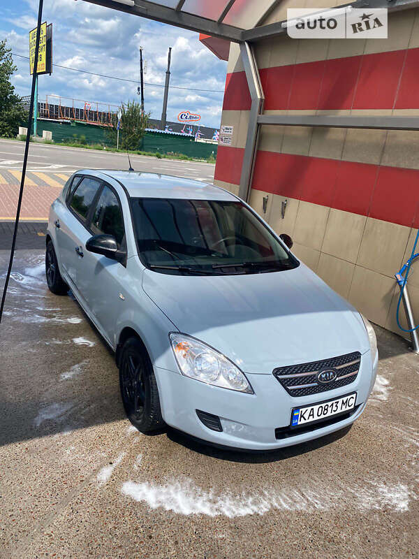 Kia Ceed (2008)