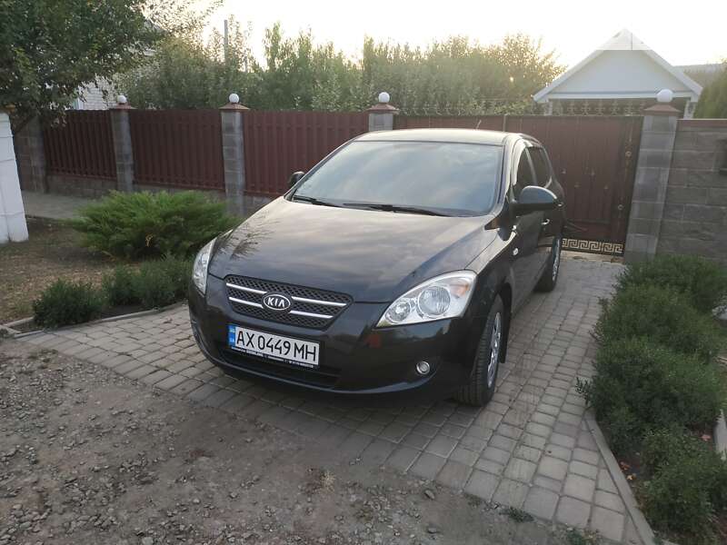Kia Cee'd (2009)