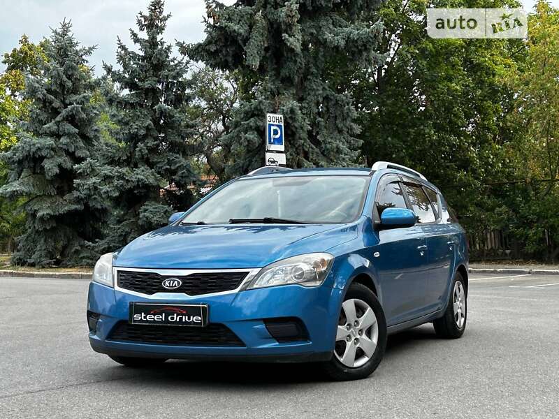 Kia Ceed (2010)