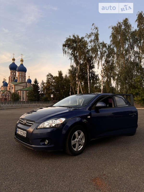 Kia Ceed (2008)