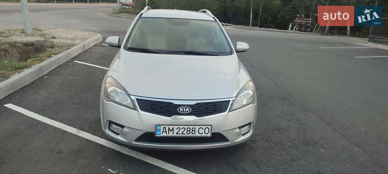 Kia Ceed (2010)