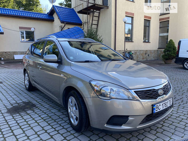 Kia Ceed (2010)