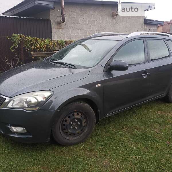 Kia Ceed (2011)