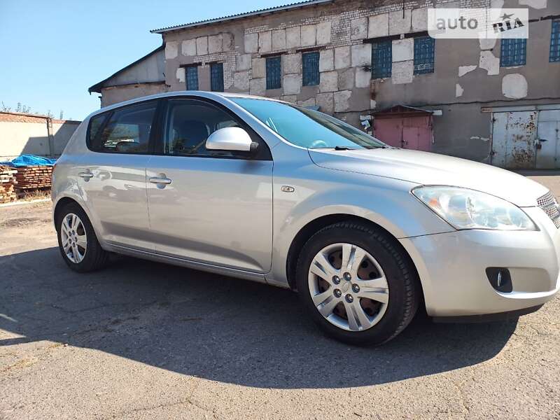 Kia Ceed (2006)