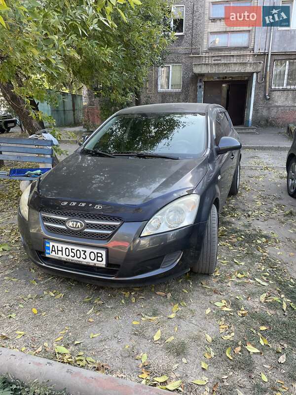 Kia Ceed (2008)