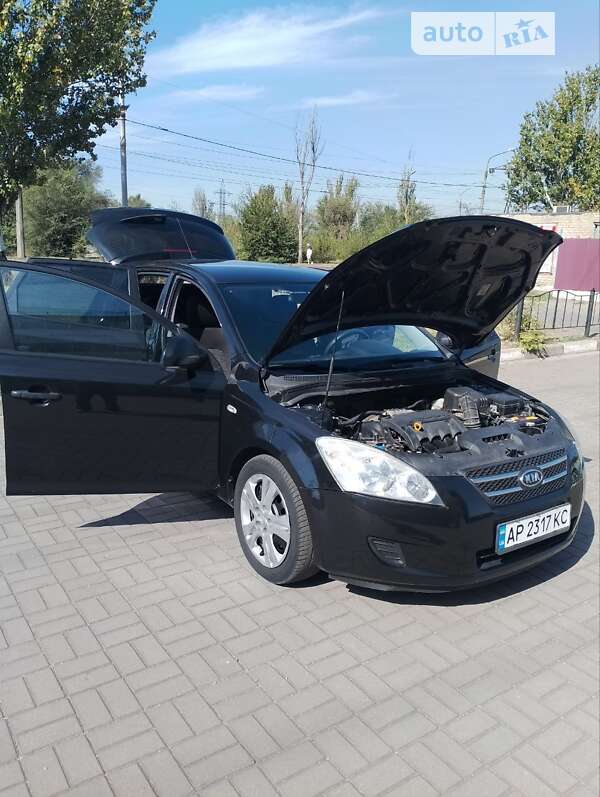 Kia Ceed (2008)