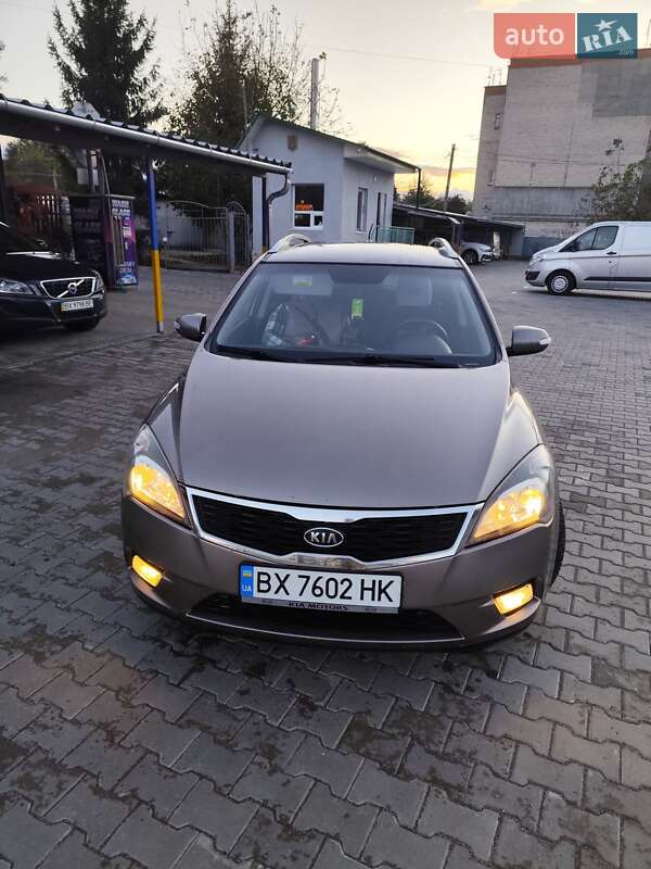 Kia Ceed (2010)