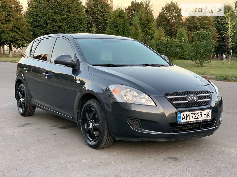 Kia Ceed (2008)
