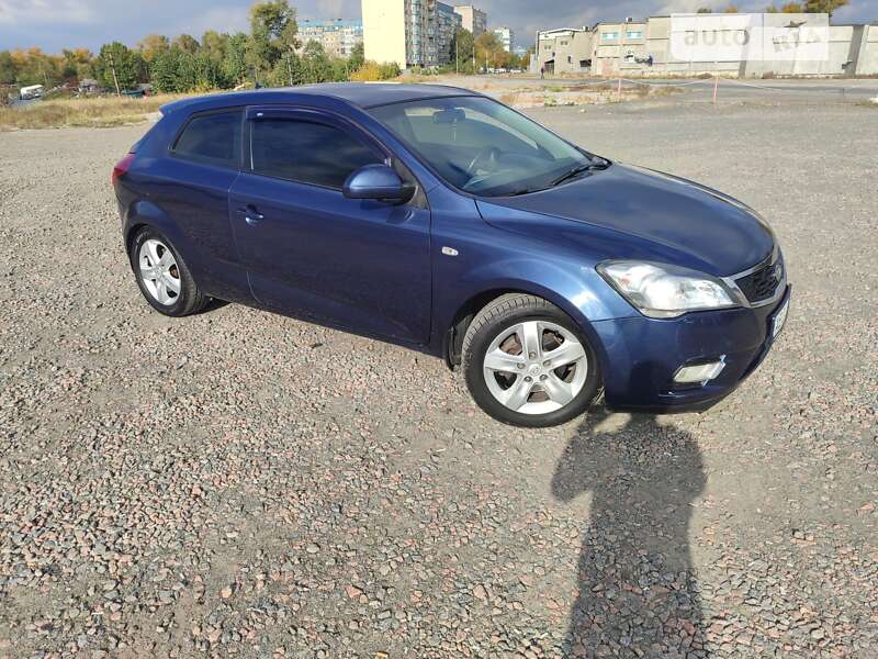 Kia Cee'd (2009)
