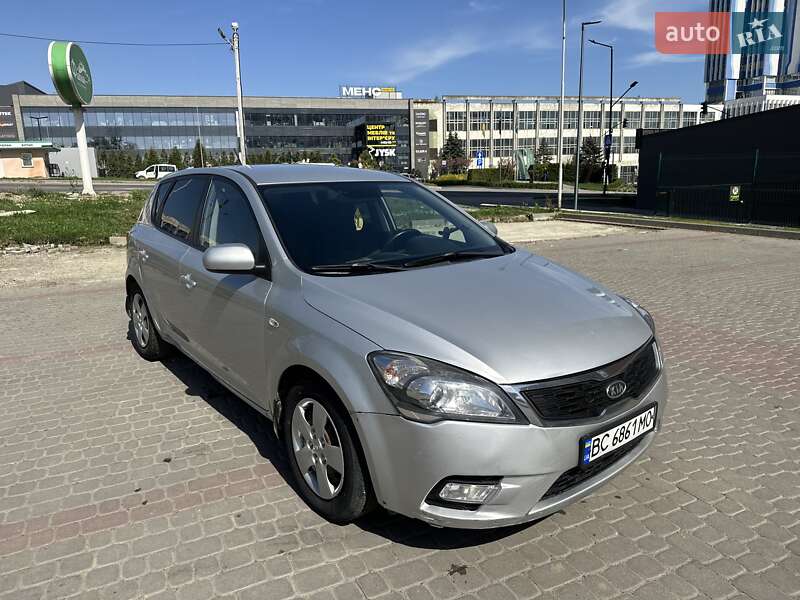 Kia Cee'd (2010)