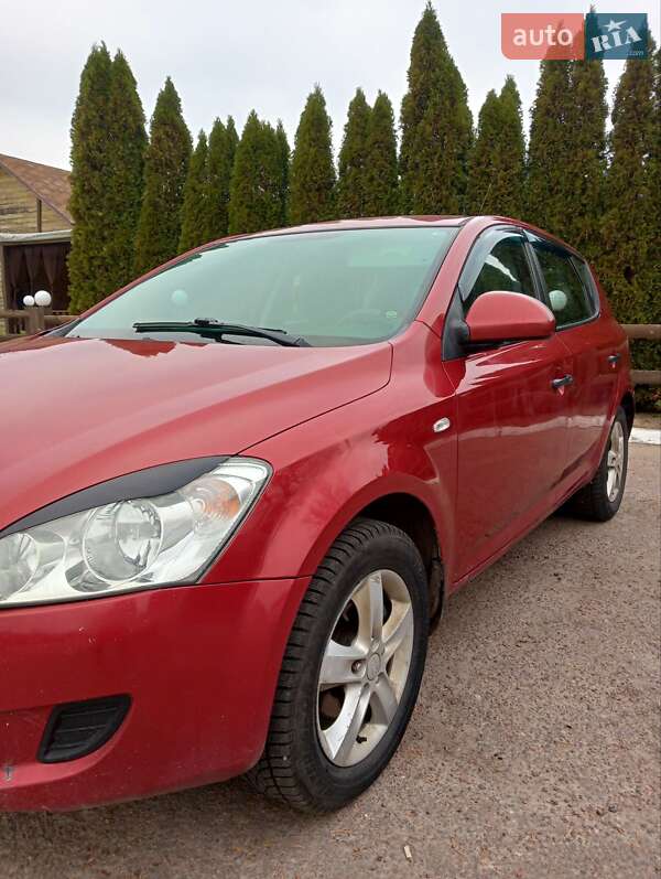 Kia Ceed (2008)