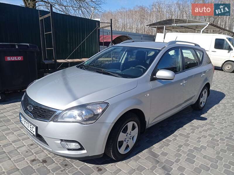 Kia Ceed (2011)