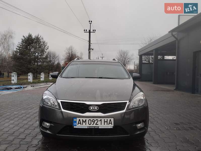Kia Ceed (2010)
