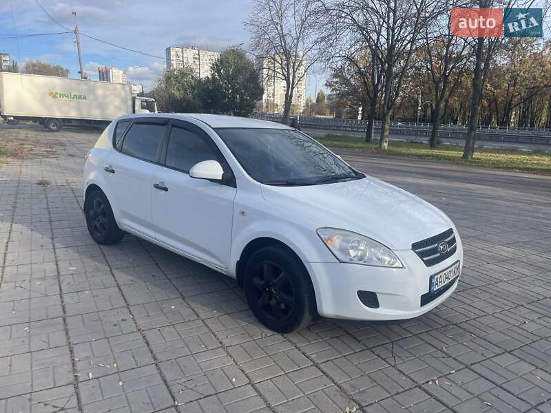 Kia Cee'd (2008)