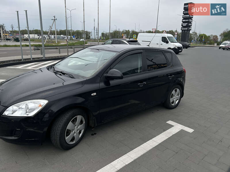 Kia Ceed (2007)