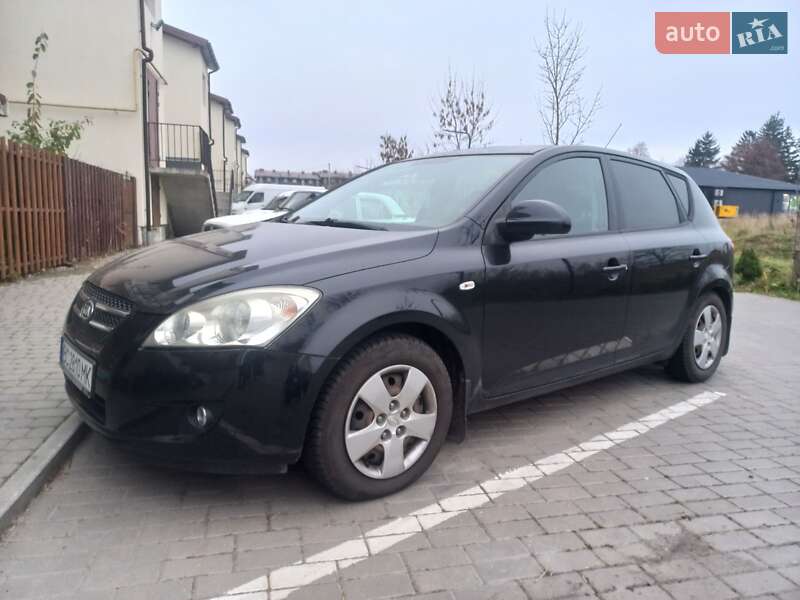 Kia Ceed (2007)