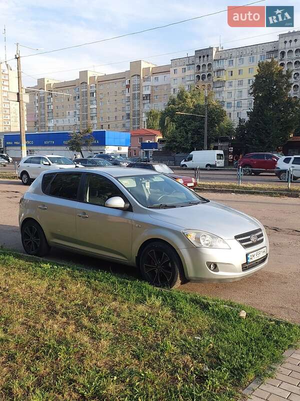 Kia Ceed (2007)