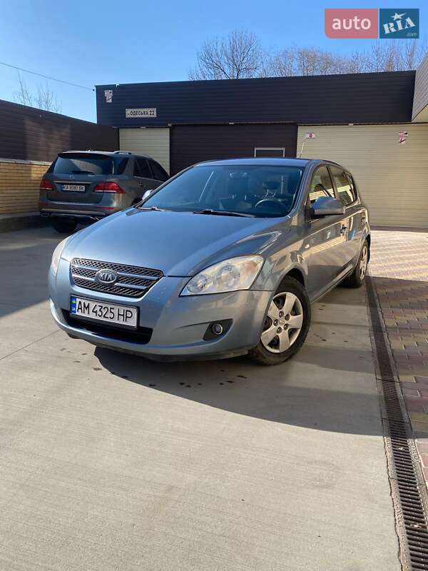 Kia Ceed (2009)