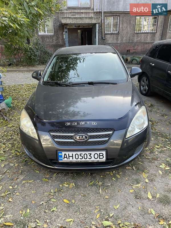 Kia Ceed (2008)