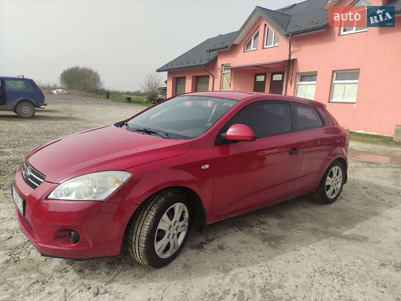 Kia Ceed (2008)