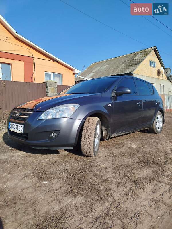 Kia Ceed (2007)