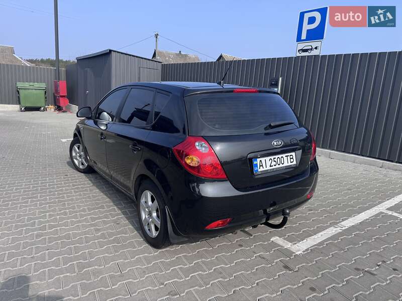 Kia Ceed (2007)