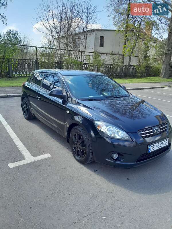 Kia Ceed (2008)